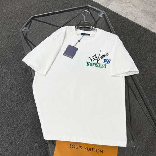 louis Vuitton路易威登 25款高版本 面料采用300克高密度纯棉 不变形 不缩水 三标齐全 男女同款 工艺；前后进口机凹凸刺绣 颜色：白色 黑色 S