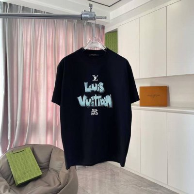 LV*路易威登2025夏季新款 个性字母Logo印花 定制面料300G 短袖T恤 男女同款 尺码 S M L Xl Xxl 五个码 颜色 黑色 白色 天蓝色 铁