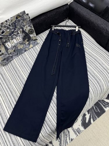 爆款现货 原单品质 Miu Mi*｜25新款腰带休闲裤 颜色百搭高级 定制字母撞色尽显高级随意感 视觉盛宴 四季必入的百搭单品 订制面料，质感巨好，慵懒范儿十足