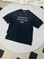 120 Acne Studios 1996字母印花做旧破洞脏脏短袖T恤 领口做旧破洞 原版定织280克21支纯棉面料 加上水洗缩率之后 证件衣服的面料 版型又上