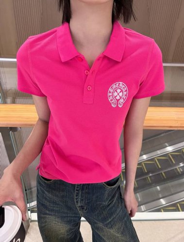P250原版克罗心 2025春夏新款时尚Polo领T恤，克罗心烫钻工艺设计＇颜色太正了，定制面料：颜色很鲜艳 上身洋气又显瘦，强烈推荐！原版3色，码数Sml。