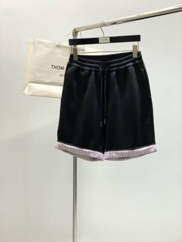 thom Browne 汤姆 布朗，2025夏季最新品，时尚休闲短裤，专柜同步有售，原单狠货，采用进口原版面料，舒适度极佳，顶级印花工艺字母图案Logo，原版五