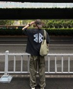balenciag*巴黎25S新款圆领T恤.重水洗潮牌T恤！男女同款～不同工艺呈现不一样的视觉感受，立体烫画图形设计.品牌字母层叠设计.层层有玄机.非常帅的轮廓