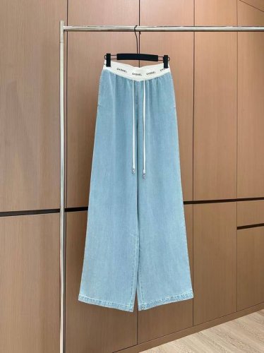 爆款现货 原单品质 Chane* 25新款撞色抽绳拼接天丝牛仔裤 订制高品质面料质感超赞 多次洗水工艺 撞色尽显高级感 视觉盛宴 上身轻盈舒适 四季必入的百搭单