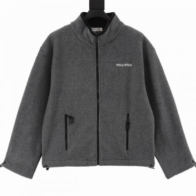 款号Y629 Miumiu 缪缪 刺绣徽标摇粒绒拉链外套 定织定染100%聚酯纤维尼龙面料 克重高达420G 需要单独定做 并定染 面料耗时2个月 确保还原度1