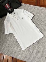 范思‘’Ss25早春新款翻领polo衫 高品质珠地棉材质 雍容华贵的品牌风格，260克重 客供进口面料 做出来的衬衫也是版型垂顺挺括，并且还抗皱抗起球，贴身穿着