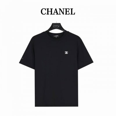 Chanel 香奈儿 双C银色金属软线刺绣短袖T恤 简约而不简单的情侣款，高级香 明明很简单的设计，看上去就是一眼的高级！ 客供高克重进口针织棉布料子 非常扎实