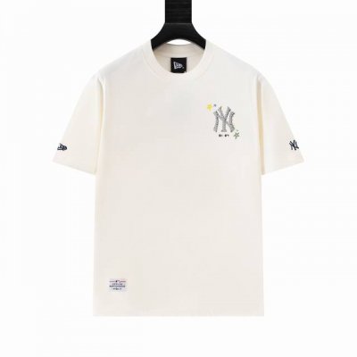 new Era Mlb 纽亦华绣圆领T恤 男女同款 面料260G双纱纯棉 合身的廓形剪裁 落肩袖设计 简约基础百搭不挑人 上身简洁利落 不起球 手感柔软舒适 娇