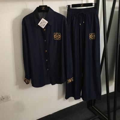 款号20252550 Loew*新款套装，撞色Logo刺绣长袖牛仔衬衣+松紧腰阔腿长裤，蓝色，Sml， M码；肩宽47，胸围112，袖长58，衣长72；腰围60