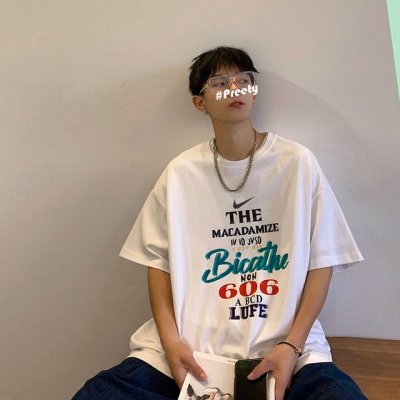 2025高克重300克 耐克英文字母印花男女情侣同款短袖T恤 做细节，高品质！ 选用高品质新疆棉面料，立体感十足！具有良好的耐久性与舒适性，吸汗透气又耐穿！ 简