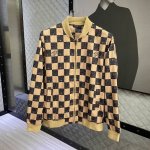 #Chaon 230 Burberry 巴宝莉 ：官网最新款风衣夹克外套，秀场新品，品相非常完美，专柜高科技面料，色泽饱满诱人！时尚又不失奢华！非常出彩的设计，