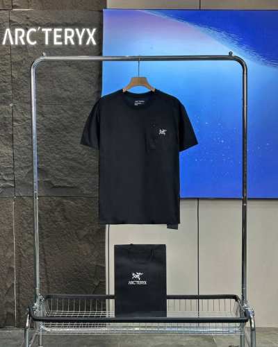 Arcteryx 始祖鸟口袋刺绣夏季新款速干 功能款短袖T恤 官网同款面料，瞬吸汗滴，极速扩散蒸发，并且单向导湿，清爽散热，防蚊防晒，清香+防蚊+防晒+吸湿+舒