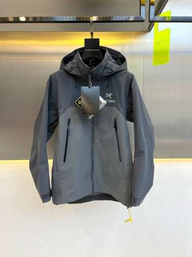 Arcteryx［顶级版］- 鸟家冲锋衣 Gore-Tex硬壳功能性外套防水夹克 此款不只是因为它造型帅，更是它完美户外功能性，所有性能都是专业级，满足日常都市