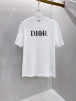 迪奥 2025早春新款男女同款短袖T恤，！定制专属纯棉面料，定制原版工艺螺纹，胸前重工字母Logo工艺设计！简约大方，从容百搭，档次极高，完美融入时尚还有风情感
