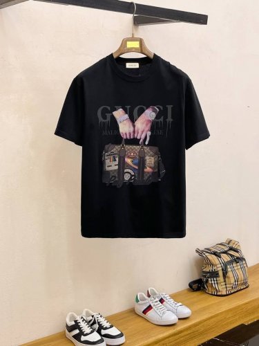 市场有仿版认准工艺和面料 25Ss古家纯棉最新面料 最高版本 胸前字母卡通数码直喷Gucci经典标识图案Logo时尚简约潮流短袖，最顶级的品质专柜原单短袖，顶级