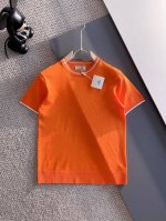 hermes爱马仕 2025 新品短袖帅气时尚，顶级定位顶织字母Logo，简约百搭款。面料针织 不仅挺括，保持潮流的廓形，又穿着舒适，纱织更细腻，码数M-3Xl