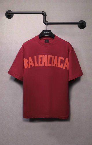 Aeniaa 25Ss树莓粉美纹纸胶带短袖T恤 克重240 磨破 割烂 做旧 工艺洗水处理 椭圆机印花 数码直喷网点工艺 对位整齐 无毛边 进口环保浆料刮浆 效