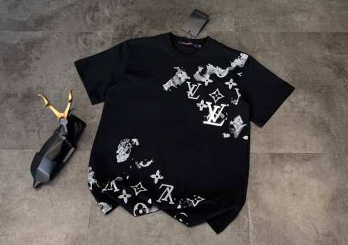 新款短袖上新：2025Ss 夏季新品路易威登 Louis Vuitton Lv 泼墨老花T恤谁穿谁好看！ 家人们，时尚界永远可以相信Lv！最近入手的这件路易威登