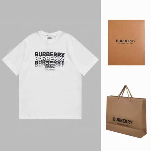 款号：E08 Burberr* 春夏设计师将品牌标志性 Vintage 渐变字母字母短袖，经典组合再造，设计中同时融入格子字母元素，更新品牌传统标识的同时营造空