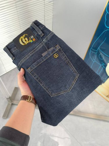 古奇 2670春夏新品 专柜有售 实体店极品牛仔裤专柜原版1:1好货，适合各个年龄段。市场最高版本的欧洲进口面料。舒适柔软亲肤，上身效果超级棒时尚百搭，笔挺有型
