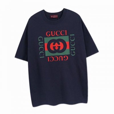 古驰 Gucci 夏季新品 经典字母拼色印花圆领短袖T恤 这款单品出自Gucci Lido系列，设计灵感源自意大利海岸的夏日风情和海滩俱乐部。早秋系列以现代视角