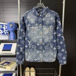 220 当天到货 现货现配 Louis Vuitton路易威登25Ss重工水洗经典满印刺绣提花牛仔外套 非常重工的一款克重做顶老花，妥妥拿捏早秋出门穿搭，牛仔面