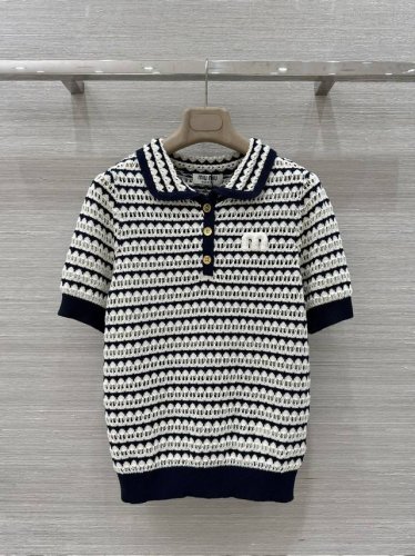 独家首发 原单品质Miu系穿搭，25春夏新品！夏威夷度假 高级黑白拼色镂空钩织针织Polo领短袖上衣！手钩重工艺定制！认准我家！白富美必入神器！万能百搭版型超显