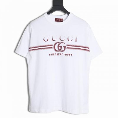 Gucci 古驰 24Ss 周年限定条纹短袖T恤 工艺讲解 虽说是普通的丝网印花 但也是要精准画图让每一个网点都精准对位 颜色也是改了又改才做到一致的暗红色效果