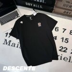 Descente迪桑特胸前Gbr英国国旗短袖 男女同款 -面料：采用原版一比一面料。 -辅料：原版拆解开发，一比一定制的小标，领标，水洗，吊牌，五金等等。 -工