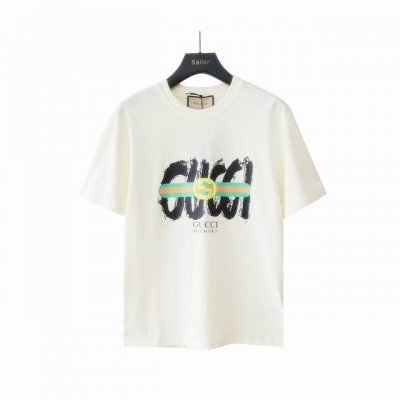 实拍细节图 +尺码表 Gucci 古驰 24Ss腰带涂鸦印花圆领T恤 选用客供定制针织 %纯棉面打造,面料手感细腻，厚实有质感的纯棉布 高密度的机织工艺，如棉絮