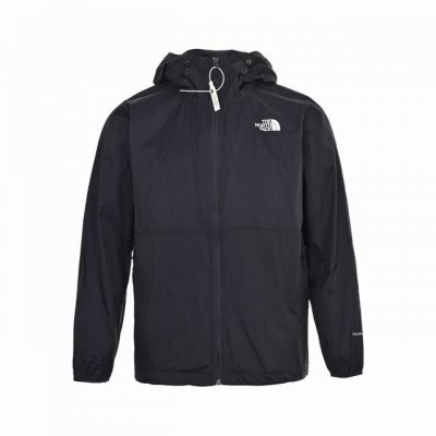 the North Face 北面 皮肤衣防晒服 防风防晒 依然是经典的连帽设计 功能性防风风帽 帽子不可收纳 卡扣可自由调节 带防晒 立体印花Logo 饱满