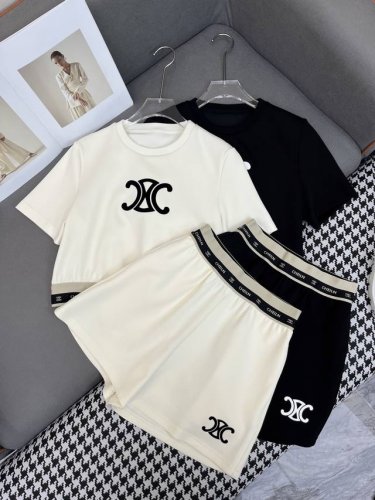Celin* 25Ss新款T恤短裤套装 凯旋门图案植绒装饰 休闲款 两色三码Smla807p