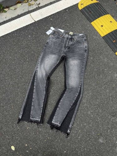p150#G990 gallery Dept牛仔喇叭裤洗水做旧拼接牛仔裤 牛仔洗水厂，在这个过程中洗水厂老板帮忙介绍了一位，曾经供职于李维代工厂后出来自主创业的