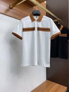 杰尼亚 2025春夏新款首发专柜最新款polo衫短袖 高端订制 设计前卫时尚！品牌Logo重工艺设计 高端定制面料.手感柔软.穿着舒适.专柜级别精致车线.做工精