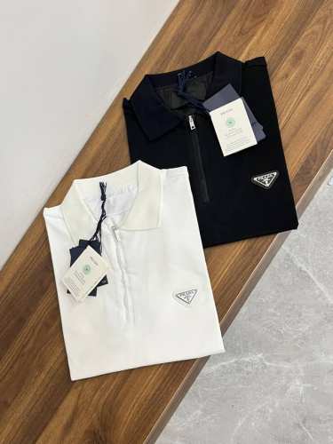 主推 Prada 25Ss新款经典三角标半拉链Polo衫普拉达这款T恤原版1:1开发，采用珠地棉面料精心打造，以全新运动风格呈现经典设计，款式新颖时尚，男女同款