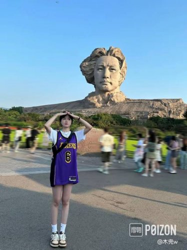 顶级刺绣 款号S06 耐克 Nba 复古篮球背心Sw球迷 洛杉矶 湖人詹姆斯6号刺绣球衣 颜色： 紫色 尺码： S M L Xl Xxl 定制优质网眼布面料，原