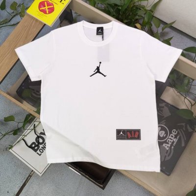 上新 款号：Tx194 新款Jordan乔丹Aj简约飞人图案Logo印花休闲情侣短袖T恤，轻奢高级，上身效果，绝绝子，采用220克纯棉面料，全套定制辅料，印花采