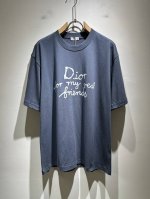 dio*迪家 2025春夏新款男女同款短袖T恤，专柜同步发售！定制专属260克纯棉面料，定制原版工艺螺纹，胸前Logo图案印花工艺设计！简约大方，从容百搭，档次