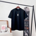 路易威登 Lv 前后Logo立体印花短袖T恤 前后幅采用进口厚板胶浆立体印花工艺 采用32S纯棉双纱平纹面料，克重260G，亲肤持久保型，配套350G螺纹同缸定
