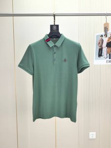 古奇。25春夏新款原单男士翻领polo衫短袖T恤 柜台同步发售 爆款 简洁时尚百搭 高端品质 胸前刺绣Logo图案设计 定制进口双股珠地纯棉面料 穿着舒适 透气