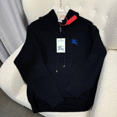 Burberry巴宝莉 24*秋季新款连帽针织卫衣 后背马术骑士万针刺绣加Logo字母 纯色Logo搭配刺绣大标 原版面料 官方同款 精致升级 同缸染面料 手感