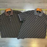 顶级代购版本★芬迪Fendi满印双F Logo纯棉水洗面料Polo衫男士短袖 全面材质，上身超级舒适，更显成熟稳重，取料珠地水洗面料，不变形，不缩水，布相高级，