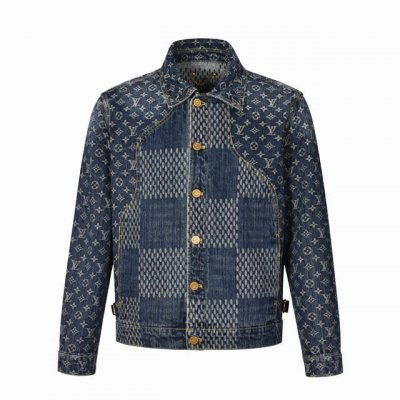 独家供应 1V X Nigo 20Fw 联名提花牛仔外套 蓝色 原20,700购入，吴某凡上身带货，目前最为值得关注的联名系列，也被许多人称为预定爆款系列。面料