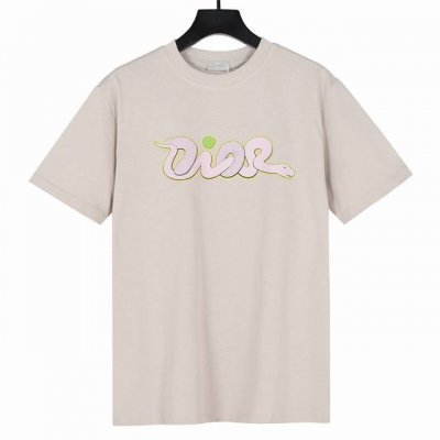 Dior X Kaws 迪奥联名系列2025蛇年限定灵蛇出动印花短袖T恤 面料采用260克重精梳棉，定制32支1*1螺纹，成衣两遍水洗处理，面料舒适亲肤无异感，