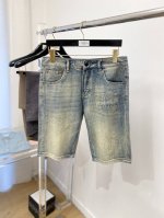 dg、2025最新品，专柜同步有售，原单狠货，水洗休闲牛仔短裤，进口原版水洗弹力面料，舒适有弹性，原版五金辅料装饰Logo，版型超正，档次极高，专柜品质，上身时