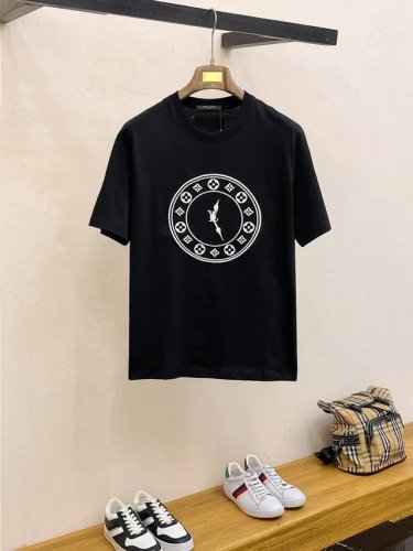 市场有仿版认准工艺和面料 25Ss驴家纯棉最新面料 最高版本 胸前Lv重工刺绣工艺经典标识图案Logo时尚简约潮流短袖，最顶级的品质专柜原单短袖，顶级制作工艺进