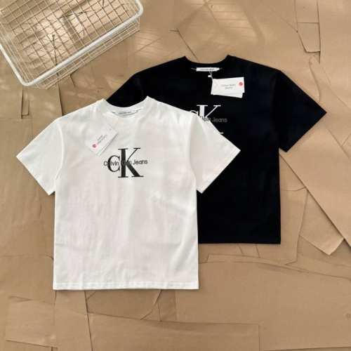 calvin Klein Ck夏季刺绣大小字母印花短袖T恤 507 -面料采用280G双纱爽滑棉，双纱的质感加上爽滑手感，面料整体重磅舒适，细节还原原版一比一，
