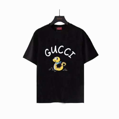实拍细节图+尺码表 Gucci 古驰 趣味粉蛇字母Logo印花短袖 面料：规格采用实打实240G 100%纯棉 针织内的兰博基尼，定织定染！属于高敏感特殊色 我