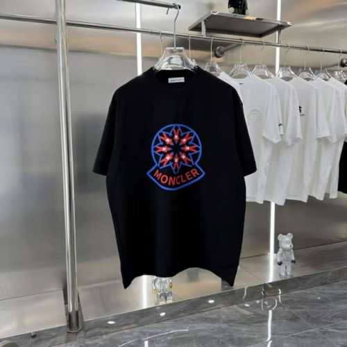 MONCLER 蒙口 2025春夏新款短袖t恤 个性印花 金属点缀男女同款 S M L XL XXL 五个码 黑色 白色