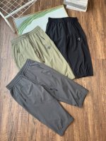 迪桑特夏季男士梭织七分裤，是时尚与功能的完美结合。其采用优质梭织面料，具有出色的速干性能，能让你在炎热夏季保持干爽。面料还具备良好的透气性，即使长时间运动，也能